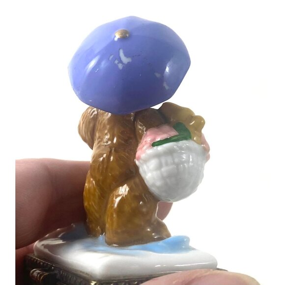 Vintage Porcelain Bear Trinket Box with Flowers & April Inscription - Picture 6 of 6